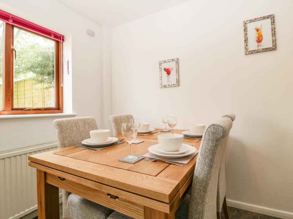 16 Mythern Meadow Bradford-On-Avon المظهر الخارجي الصورة